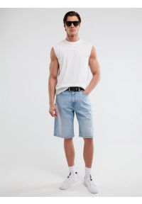 Big-Star - Szorty męskie jeansowe z przetarciami jasnoniebieskie Aleksy Workwear 220. Okazja: na co dzień. Stan: podwyższony. Kolor: niebieski. Materiał: jeans. Sezon: lato. Styl: vintage, klasyczny, casual #6