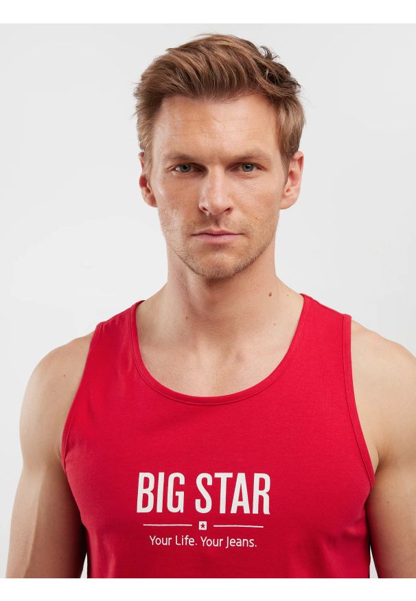 Big-Star - Koszulka męska bez rękawów czerwona Richard 603. Okazja: na co dzień. Kolor: czerwony. Materiał: jeans, skóra, dzianina. Długość rękawa: bez rękawów. Wzór: nadruk. Sezon: lato. Styl: klasyczny, sportowy, casual