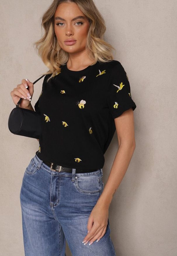 Renee - Czarny Bawełniany T-shirt z Ozdobnym Haftem Falvivi. Okazja: na co dzień. Kolor: czarny. Materiał: bawełna. Wzór: haft. Styl: klasyczny, elegancki, casual