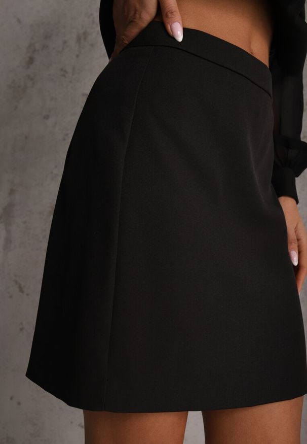 Renee - Czarna Ołówkowa Spódnica VICES w Stylu Basic Fretima. Okazja: na komunię, na co dzień. Kolor: czarny. Materiał: dzianina. Styl: casual, elegancki