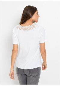Shirt z ozdobnym dekoltem bonprix biały. Kolor: biały. Materiał: koronka. Długość rękawa: krótki rękaw. Długość: krótkie #6