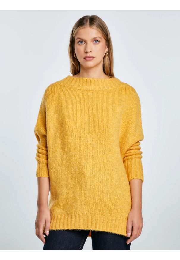 Big-Star - Sweter damski oversize z dodatkiem wełny żółty Mayamiko 201. Kolekcja: plus size. Kolor: żółty. Materiał: wełna. Wzór: ze splotem. Styl: klasyczny, elegancki