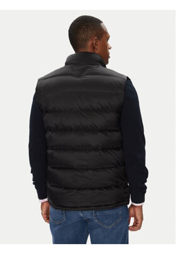 Tommy Jeans Kamizelka DM0DM21777 Czarny Regular Fit. Kolor: czarny. Materiał: syntetyk