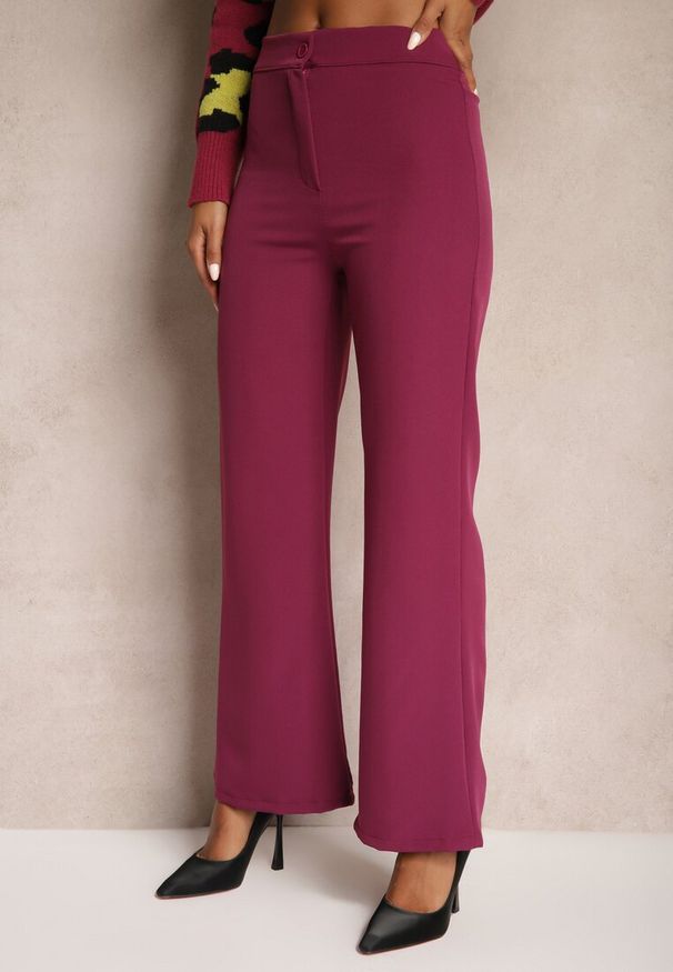 Renee - Ciemnofioletowe Szerokie Spodnie Materiałowe High Waist Dinnes. Stan: podwyższony. Kolor: fioletowy. Materiał: materiał. Wzór: gładki