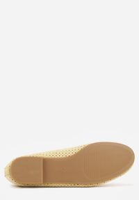 Born2be - Żółte Mokasyny z Imitacji Zamszu z Ozdobną Perforacją i Frędzlami Yenone. Okazja: na co dzień, na spotkanie biznesowe, do pracy. Kolor: żółty. Materiał: zamsz. Styl: casual, biznesowy, klasyczny #4