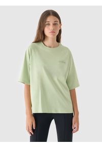 4f - 4F T-shirt oversize z nadrukiem damski - oliwkowy/khaki S. Okazja: na co dzień. Kolor: oliwkowy, wielokolorowy, brązowy. Materiał: bawełna, jersey, dzianina. Długość rękawa: krótki rękaw. Długość: krótkie. Wzór: nadruk. Styl: sportowy, klasyczny, casual