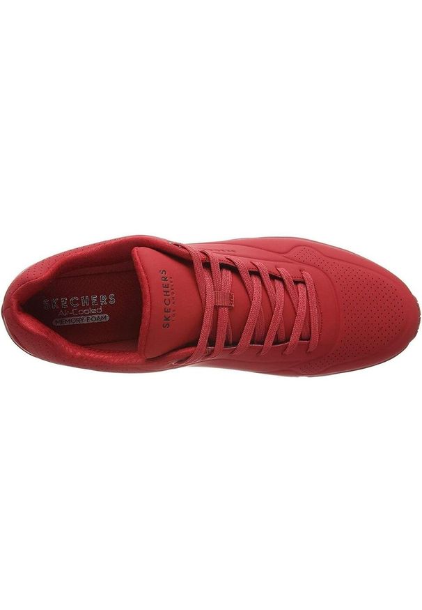 skechers - Buty do chodzenia męskie Skechers Uno Stand ON Air. Zapięcie: sznurówki. Kolor: czerwony, wielokolorowy. Materiał: syntetyk, tkanina, materiał. Szerokość cholewki: normalna. Sport: turystyka piesza
