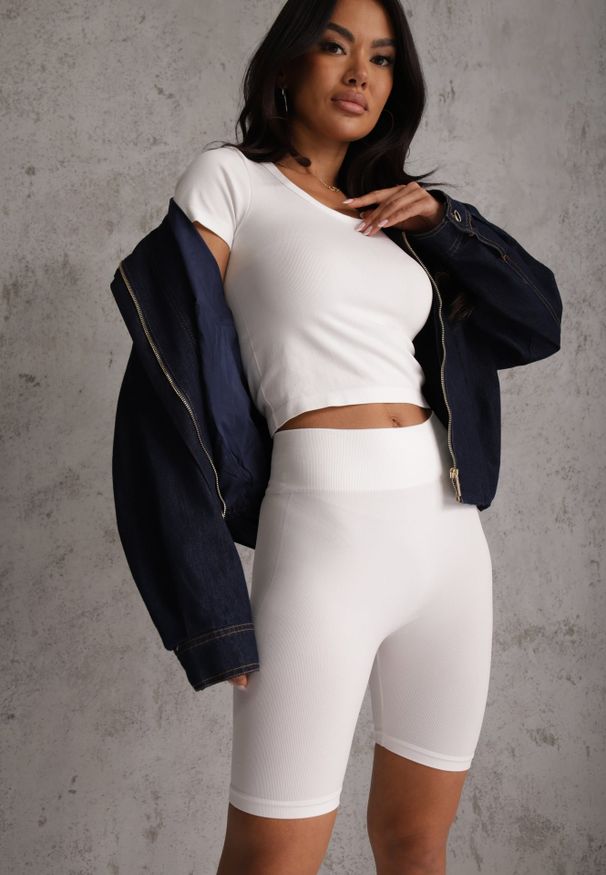 Renee - Białe Elastyczne Szorty Biker High Waist Diovien. Okazja: na co dzień. Stan: podwyższony. Kolor: biały. Materiał: prążkowany. Długość: krótkie. Styl: casual