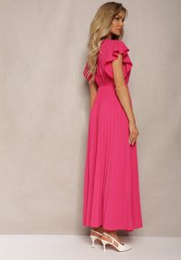 Renee - Ciemnoróżowa Rozkloszowana Sukienka z Plisami Maxi z Falbankami przy Ramionach Nethula. Typ kołnierza: kołnierz z falbankami. Kolor: różowy. Materiał: materiał. Typ sukienki: rozkloszowane, plisowane. Długość: maxi #4