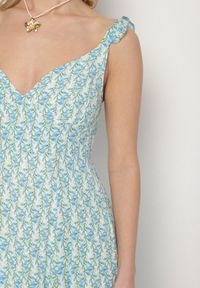 Born2be - Niebieska Wiskozowa Sukienka w Kwiaty z Ozdobnymi Falbankami Redele. Okazja: na spacer, na co dzień. Typ kołnierza: kołnierz z falbankami. Kolor: niebieski. Materiał: wiskoza. Długość rękawa: na ramiączkach. Wzór: kwiaty. Typ sukienki: proste. Styl: casual, klasyczny #2