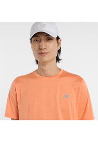 Koszulka męska New Balance MT41253AAE – pomarańczowa. Kolor: pomarańczowy. Materiał: poliester, materiał. Sport: fitness #6