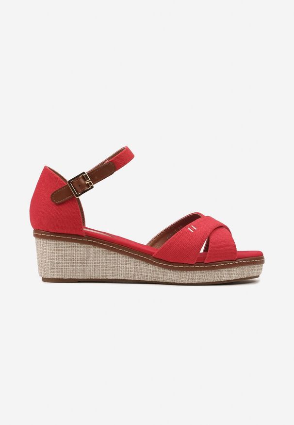 Born2be - Czerwone Sandały Espadryle na Plecionym Koturnie Zapinane Wokół Kostki Zatanna. Okazja: na plażę, na spacer, na imprezę. Kolor: czerwony. Materiał: len. Sezon: lato. Obcas: na koturnie. Styl: elegancki