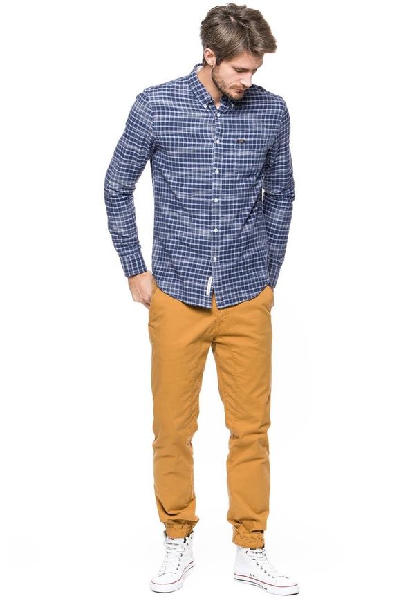 Lee - KOSZULA LEE BUTTON DOWN WASHED BLUE L880IOLR 112123157. Typ kołnierza: button down. Długość rękawa: długi rękaw. Długość: długie. Wzór: kratka. Styl: elegancki