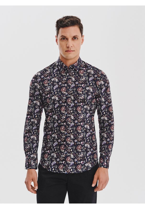 Pako Lorente - PAKO LORENTE – Granatowa koszula w kwiaty. Typ kołnierza: kołnierzyk klasyczny. Kolor: niebieski. Materiał: bawełna, elastan. Długość rękawa: długi rękaw. Długość: długie. Wzór: kwiaty. Styl: klasyczny