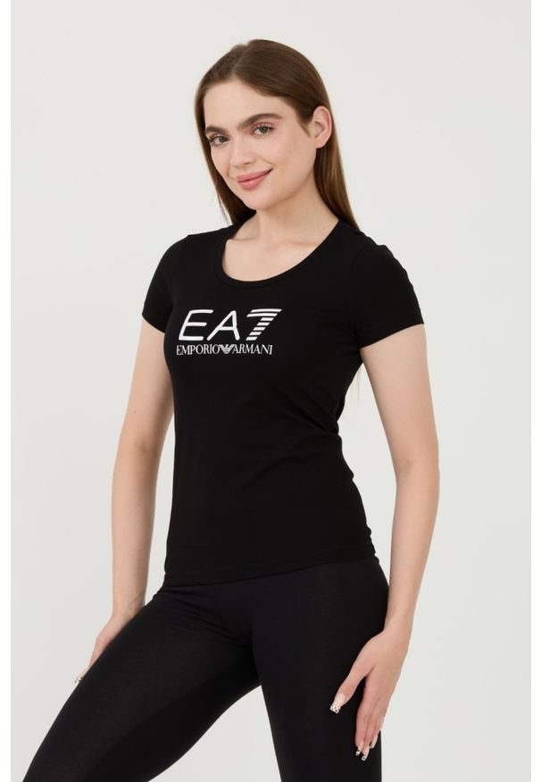 EA7 Emporio Armani - EA7 Czarny t-shirt. Kolor: czarny