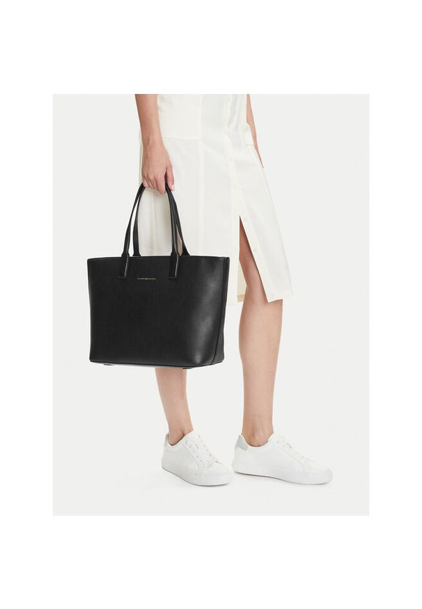 TOMMY HILFIGER - Torebka Tommy Hilfiger. Kolor: czarny