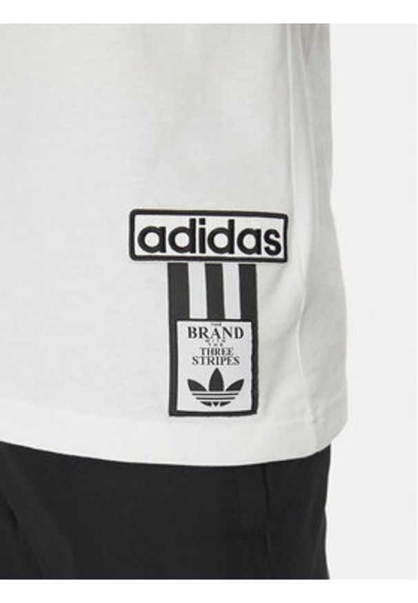 Adidas - adidas T-Shirt Adibreak JD4195 Biały Regular Fit. Kolor: biały. Materiał: bawełna