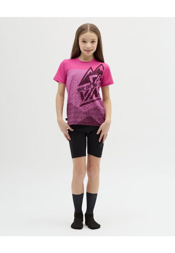 Silvini - Koszulka rowerowa (z krótkim rękawem) dziecięca SILVINI Junior Jersey DENNI. Kolor: fioletowy. Materiał: jersey. Długość rękawa: krótki rękaw. Długość: krótkie