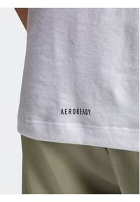Adidas - adidas T-Shirt Workout Logo IT2125 Biały Regular Fit. Kolor: biały. Materiał: bawełna #5