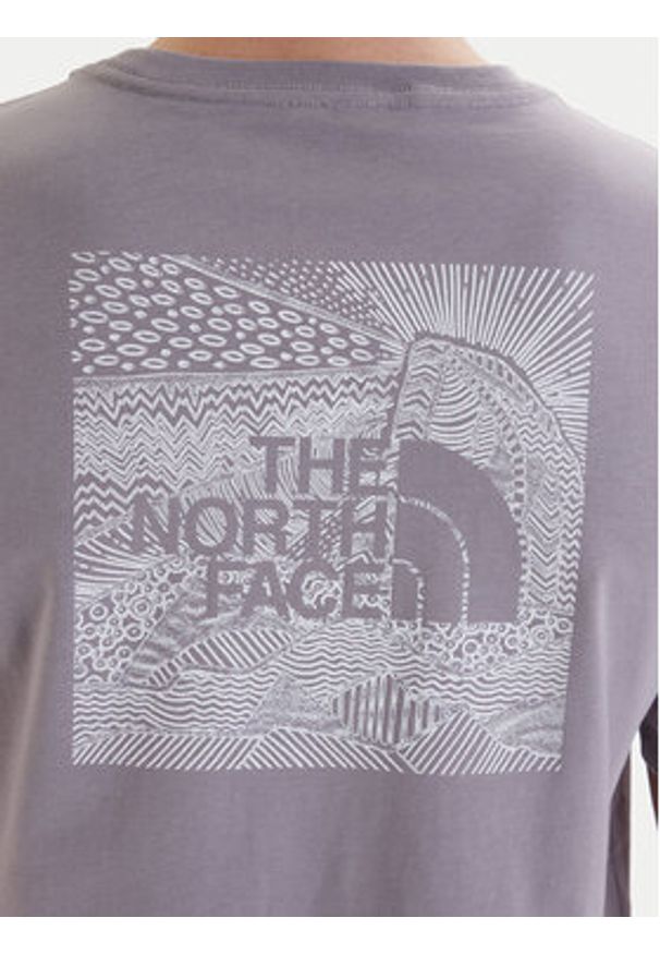 The North Face T-Shirt NSE Box NF0A8GV2 Fioletowy Regular Fit. Kolor: fioletowy. Materiał: bawełna