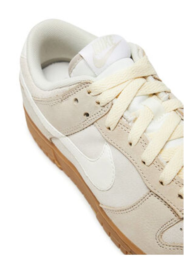 Nike Sneakersy Dunk Low Se FQ8147 104 Beżowy. Kolor: beżowy. Materiał: zamsz, skóra