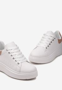 Born2be - Biało-Szampańskie Sneakersy na Platformie z Zapiętkiem Ozdobionym Cyrkoniami i Brokatem Verada. Kolor: biały. Wzór: aplikacja. Obcas: na platformie