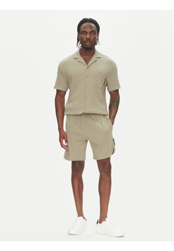 Emporio Armani Underwear Koszula EM000633 AF10792 U6274 Zielony Regular Fit. Kolor: zielony. Materiał: bawełna