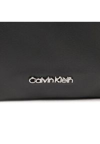 Calvin Klein Torebka Puffed Xbody K60K611019 Czarny. Kolor: czarny. Materiał: skórzane