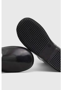 Calvin Klein Jeans kalosze dziecięce kolor czarny. Kolor: czarny. Materiał: materiał, guma. Szerokość cholewki: normalna. Wzór: gładki #4