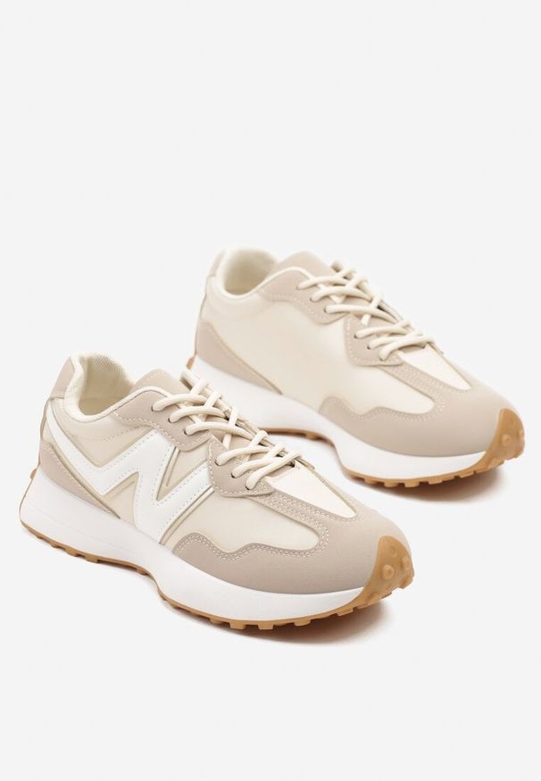 Born2be - Beżowe Sneakersy z Ozdobnym Bieżnikiem Welorea. Okazja: na co dzień. Kolor: beżowy. Materiał: jeans