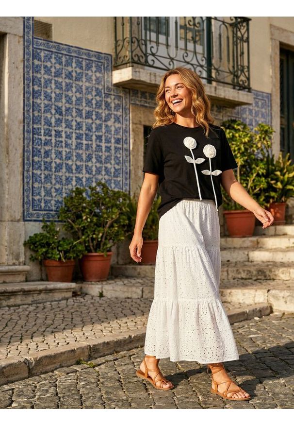 Sinsay - Bawełniana koszulka z aplikacją 3D - czarny. Kolor: czarny. Materiał: bawełna. Wzór: aplikacja