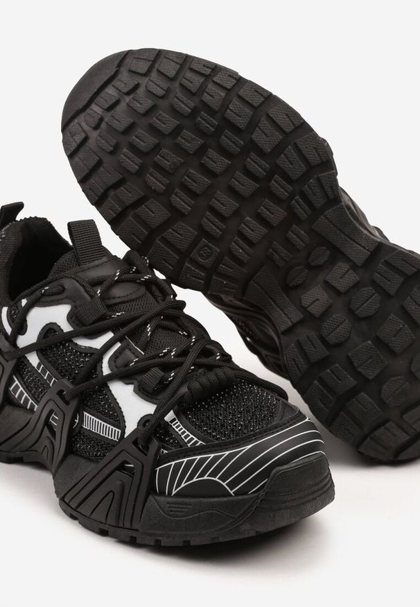 Born2be - Czarne Sneakersy na Grubej Podeszwie Ozdobione Tłoczeniem Zardisa. Okazja: na co dzień. Kolor: czarny. Materiał: jeans. Wzór: aplikacja