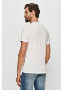 Guess - T-shirt M1RI71.I3Z11. Okazja: na co dzień. Kolor: biały. Materiał: dzianina. Wzór: nadruk. Styl: casual