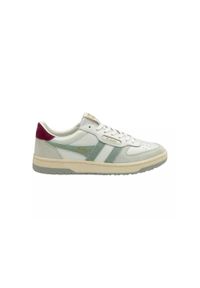 Buty do chodzenia damskie Gola Hawk 2024. Kolor: biały. Materiał: materiał, skóra. Szerokość cholewki: normalna. Sport: turystyka piesza