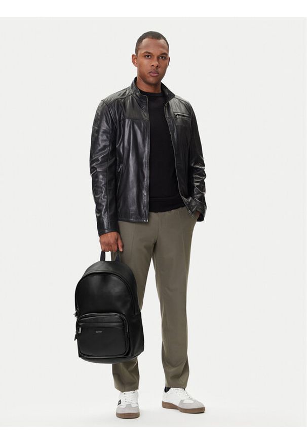 Calvin Klein Plecak podróżny Raised Round Backpack LV04D3155G Czarny. Kolor: czarny. Materiał: skóra