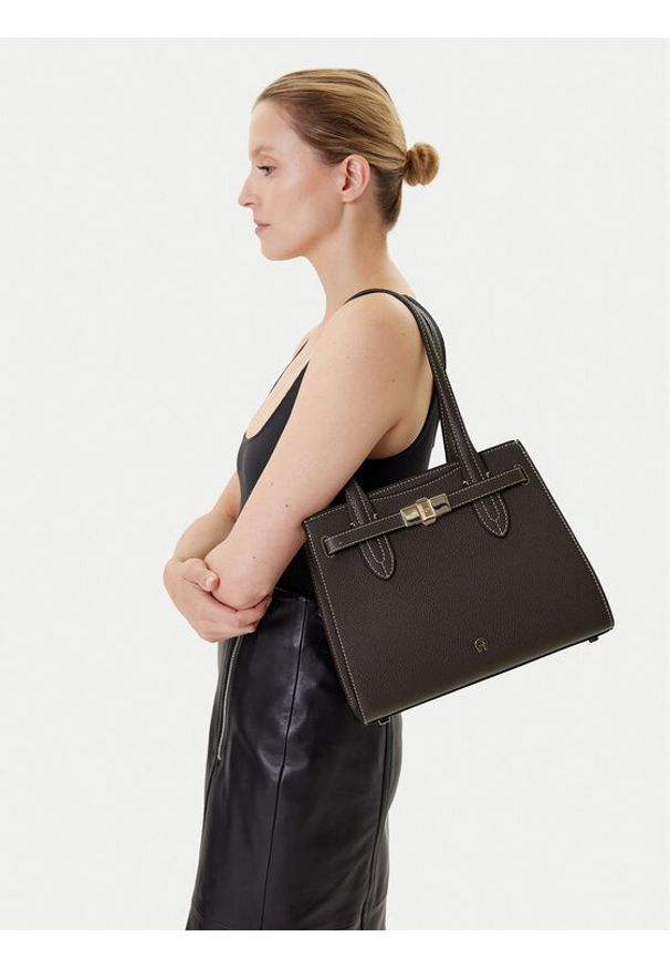 Aigner Torebka Farah M 137412 Brązowy. Kolor: brązowy. Materiał: skórzane