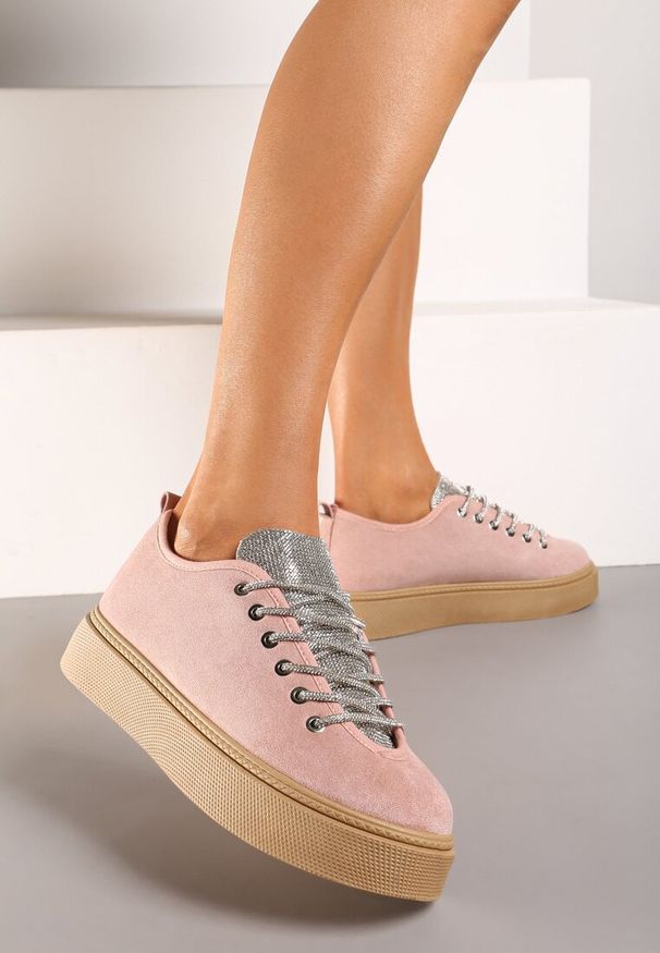 Born2be - Różowe Sznurowane Sneakersy na Grubszej Podeszwie Zdobione Delikatnymi Cyrkoniami Limeta. Nosek buta: okrągły. Kolor: różowy. Wzór: aplikacja. Obcas: na płaskiej podeszwie