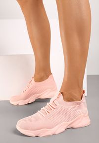 Born2be - Różowe Buty Sportowe Asoice. Zapięcie: bez zapięcia. Kolor: różowy. Materiał: materiał. Szerokość cholewki: normalna. Wzór: aplikacja