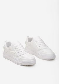 Renee - Białe Sznurowane Sneakersy z Ekoskóry z Ozdobnymi Wstawkami Ravana. Kolor: biały