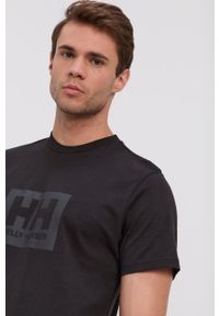Helly Hansen t-shirt bawełniany kolor czarny z nadrukiem 53285-096. Okazja: na co dzień. Kolor: czarny. Materiał: bawełna. Wzór: nadruk. Styl: casual #9