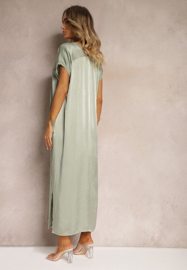 Renee - Jasnozielona Casualowa Sukienka z Wiskozy Oversize o Pudełkowym Kroju Morarose. Okazja: na co dzień. Kolor: zielony. Materiał: wiskoza. Sezon: lato. Typ sukienki: oversize. Styl: casual
