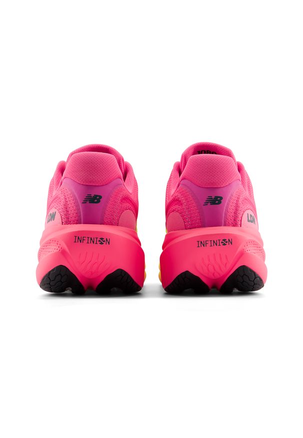Buty męskie New Balance Infinion 1080 v15 TCS London Marathon M10802XQ – różowe. Okazja: na co dzień. Kolor: różowy. Materiał: guma. Szerokość cholewki: normalna. Sport: fitness, bieganie