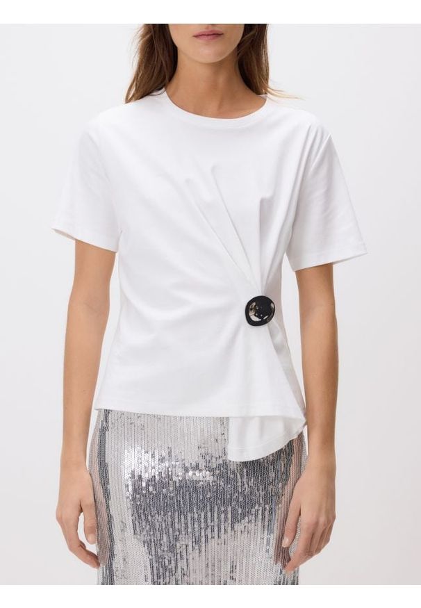 Reserved - T-shirt z ozdobnym detalem - złamana biel. Materiał: bawełna