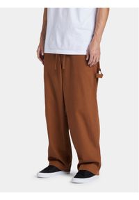 DC Spodnie materiałowe Trench Pant Ndpt ADYNP03084 Brązowy Regular Fit. Kolor: brązowy. Materiał: bawełna