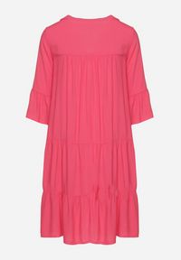 Born2be - Ciemnoróżowa Rozkloszowana Sukienka z Wiskozy z Falbanami Izleia. Okazja: na co dzień. Kolor: różowy. Materiał: wiskoza. Styl: elegancki, casual