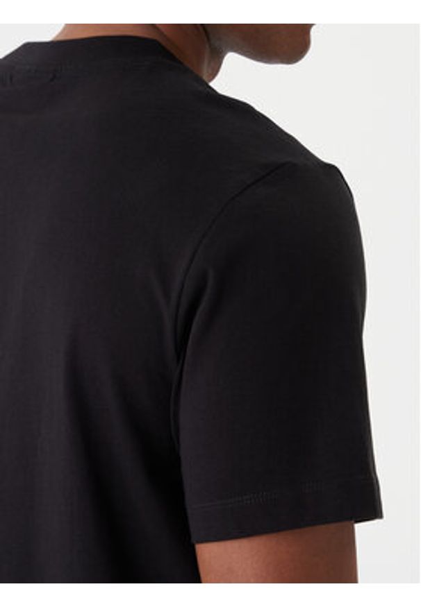 Calvin Klein Jeans T-Shirt 20s Easy LV04RD253G Czarny Regular Fit. Kolor: czarny. Materiał: bawełna
