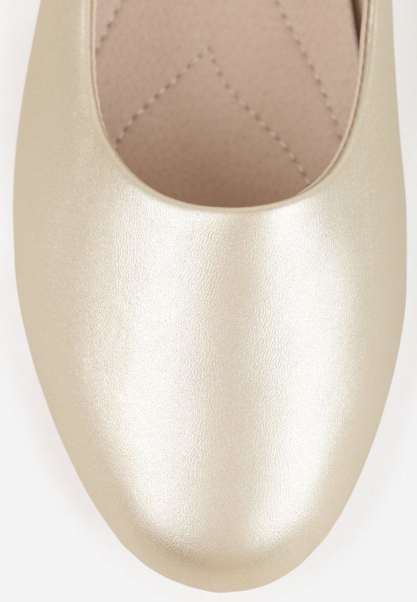 Born2be - Złote Wsuwane Balerinki z Ekoskóry na Płaskiej Podeszwie Imenna. Okazja: na co dzień. Zapięcie: bez zapięcia. Kolor: złoty. Materiał: jeans. Obcas: na płaskiej podeszwie. Styl: casual, elegancki