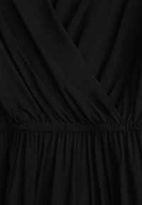 Born2be - Czarna Sukienka z Wiskozy i Wiązanym Paskiem Gariela. Kolor: czarny. Materiał: wiskoza. Typ sukienki: kopertowe #8