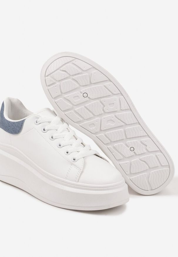 Renee - Biało-Niebieskie Sznurowane Sneakersy na Niskiej Platformie z Imitacji Skóry Ajanfa. Kolor: biały. Materiał: skóra. Obcas: na platformie