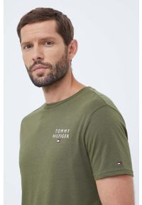 TOMMY HILFIGER - Tommy Hilfiger t-shirt lounge bawełniany kolor zielony melanżowy. Kolor: zielony. Materiał: bawełna. Długość rękawa: krótki rękaw. Długość: krótkie. Wzór: melanż. Styl: klasyczny #2